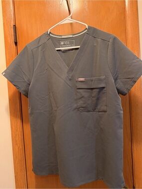 FIGS V-Neck Scrub Top